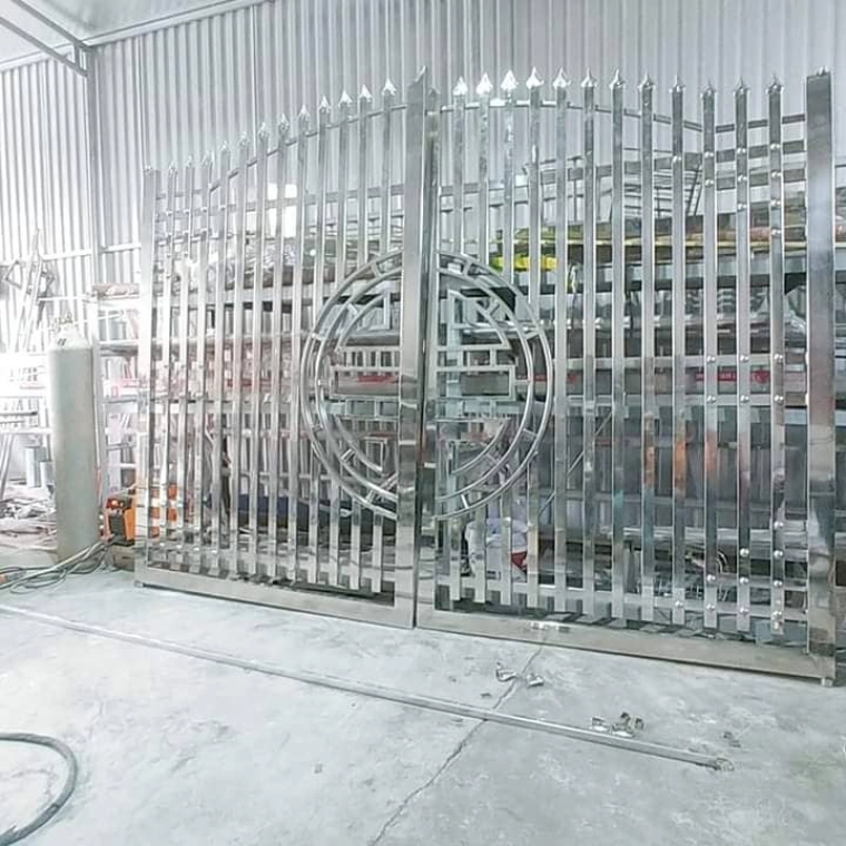 Cổng inox 2